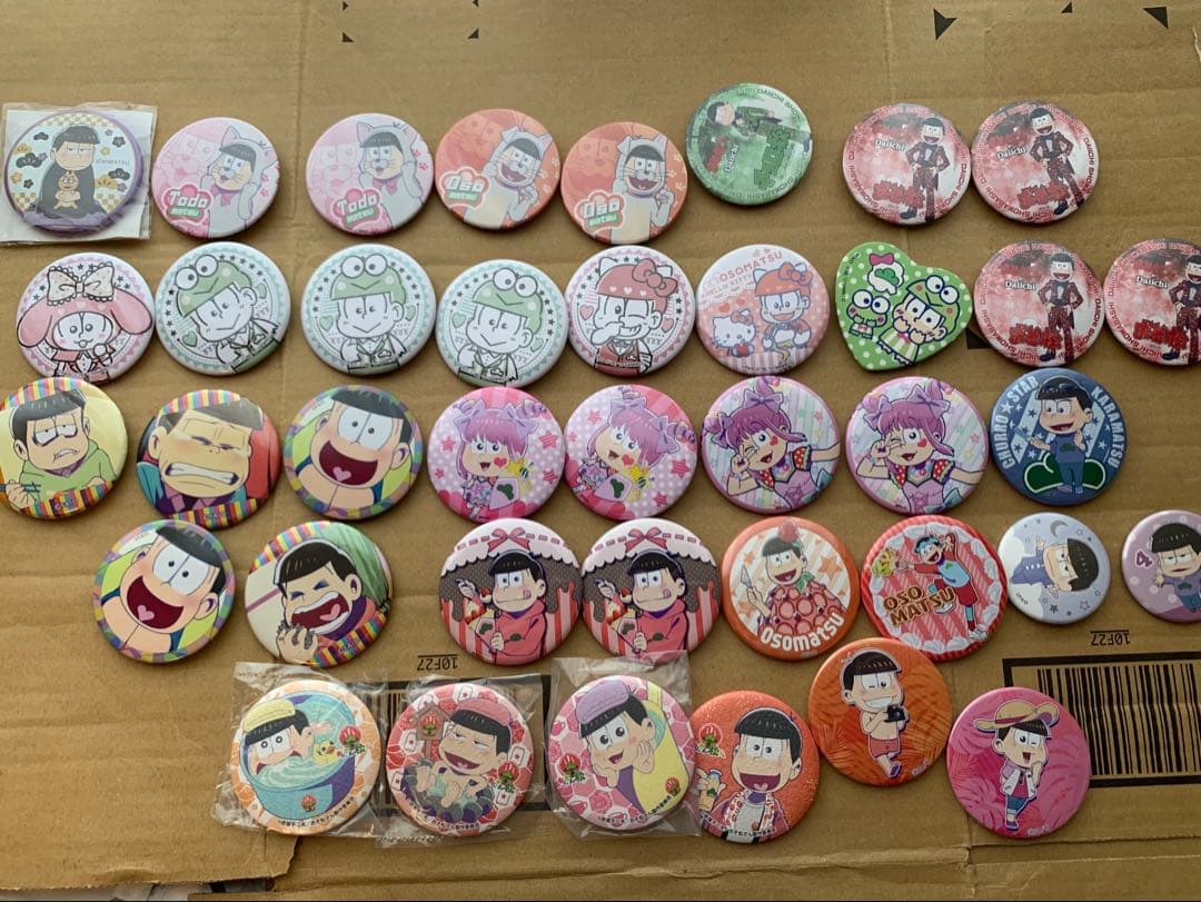 おそ松さん　缶バッジ　缶バッチ　まとめ売り　値下げ交渉可　バラ売り不可 処分品☆個別梱包なし】おそ松さんまとめ売り 缶バッジ アクリル
