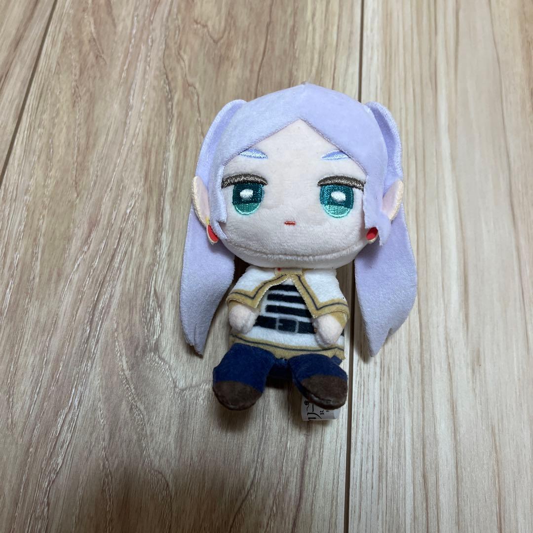 葬送のフリーレン おすわりくらぶ ぬいぐるみ マスコット - メルカリ