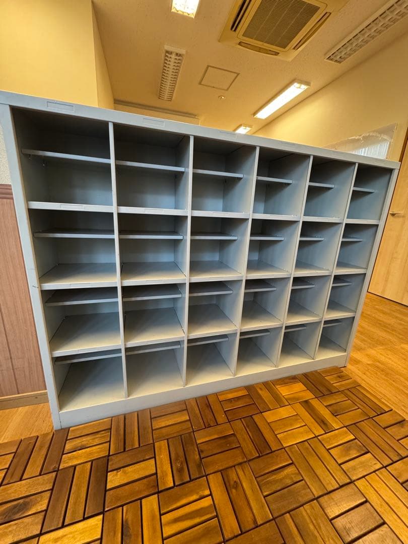 【引渡し可能】24人用シューズロッカー 24人用シューズボックス / 24人用シューズロッカー / 24人用下駄箱の