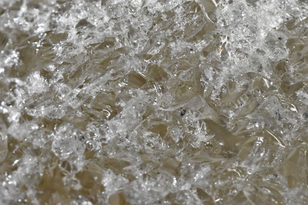 ☆タンザニア マニャラ州 kiteto kondowa産クォーツ レインボー入り