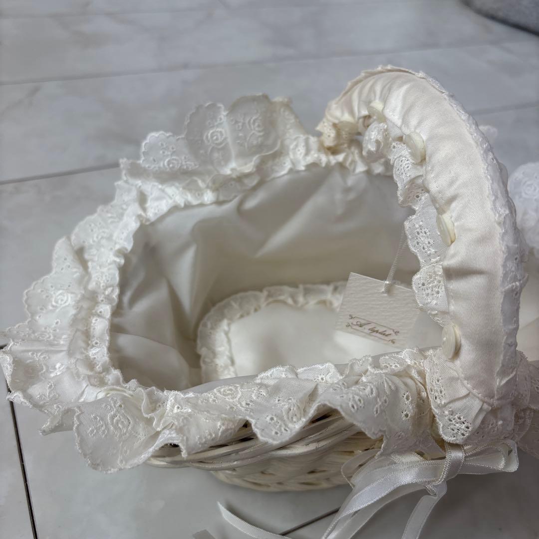 ルプラ 白いレース付き小物入れバスケット